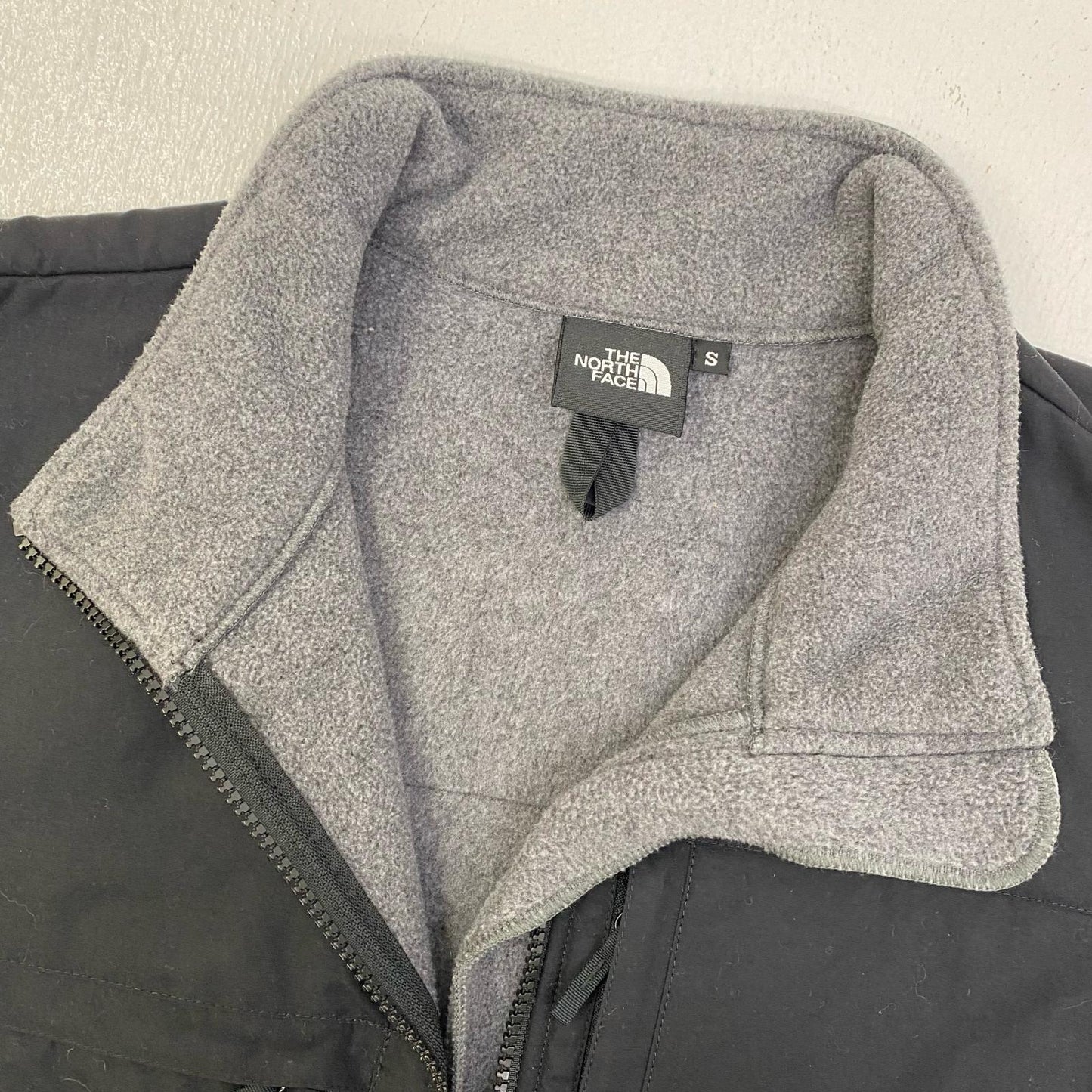 【中古】THE NORTH FACE | ザ・ノースフェイス Denali Jacket その他アウター NA71951 グレー サイズ：S【加古川店】
