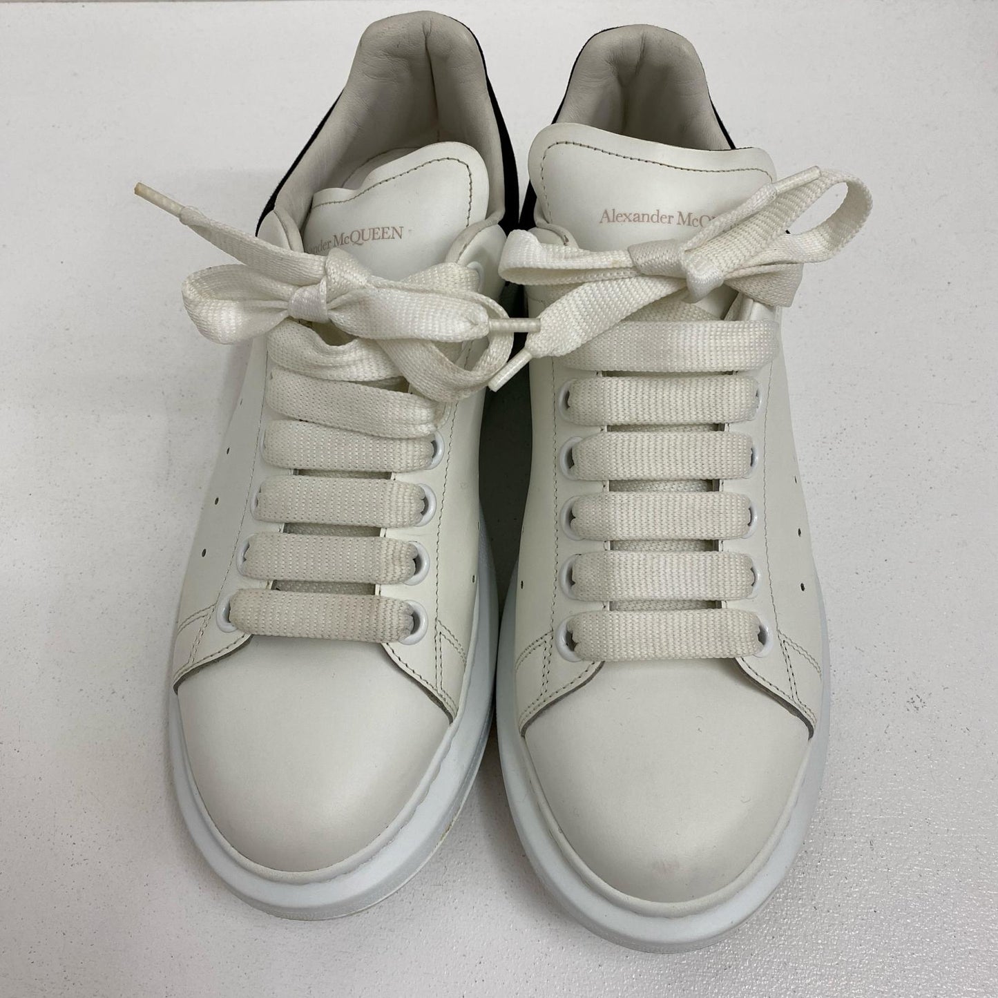 【中古】Alexander McQueen | アレキサンダーマックイーン ｵｰﾊﾞｰｻｲｽﾞﾄﾞｽﾆｰｶｰ スニーカー 553770 ホワイト【加古川店】