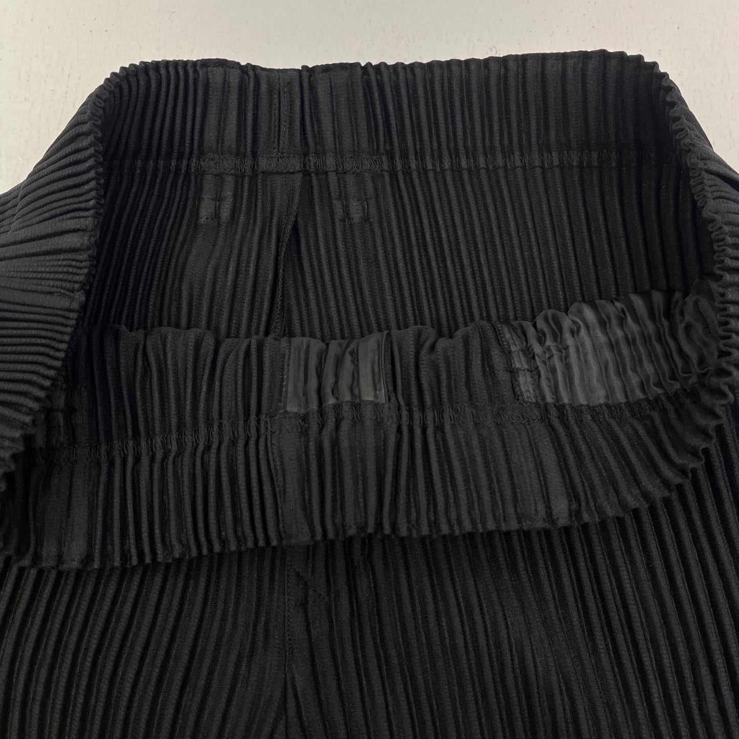 【中古】ISSEY MIYAKE | イッセイミヤケ TAILORED PLEATS HOMME PLISSE パンツ HP33JF153 ブラック サイズ：2【加古川店】