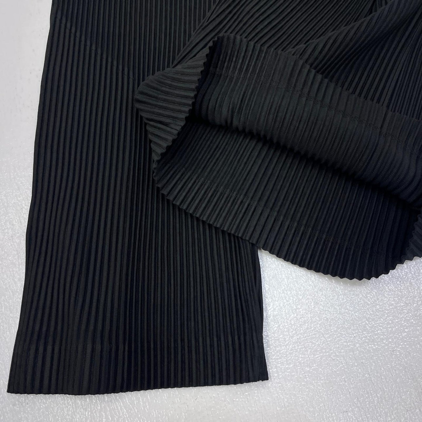 【中古】ISSEY MIYAKE | イッセイミヤケ TAILORED PLEATS HOMME PLISSE パンツ HP33JF153 ブラック サイズ：2【加古川店】