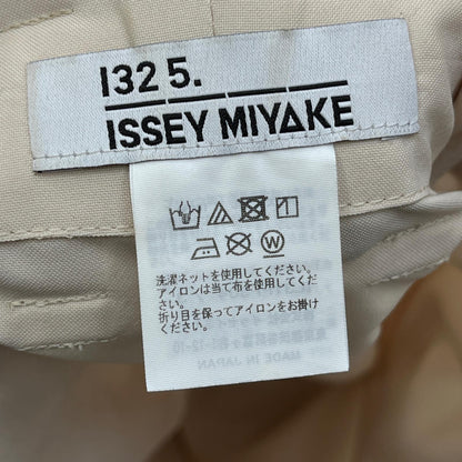 【中古】ISSEY MIYAKE | イッセイミヤケ 132 5. パンツ IL31FF304 ナチュラル サイズ：3【加古川店】