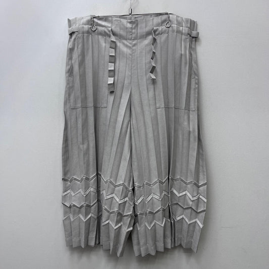 【中古】ISSEY MIYAKE | イッセイミヤケ UBE PLEATS BOTTOMS パンツ MI33FF672 グレー【加古川店】