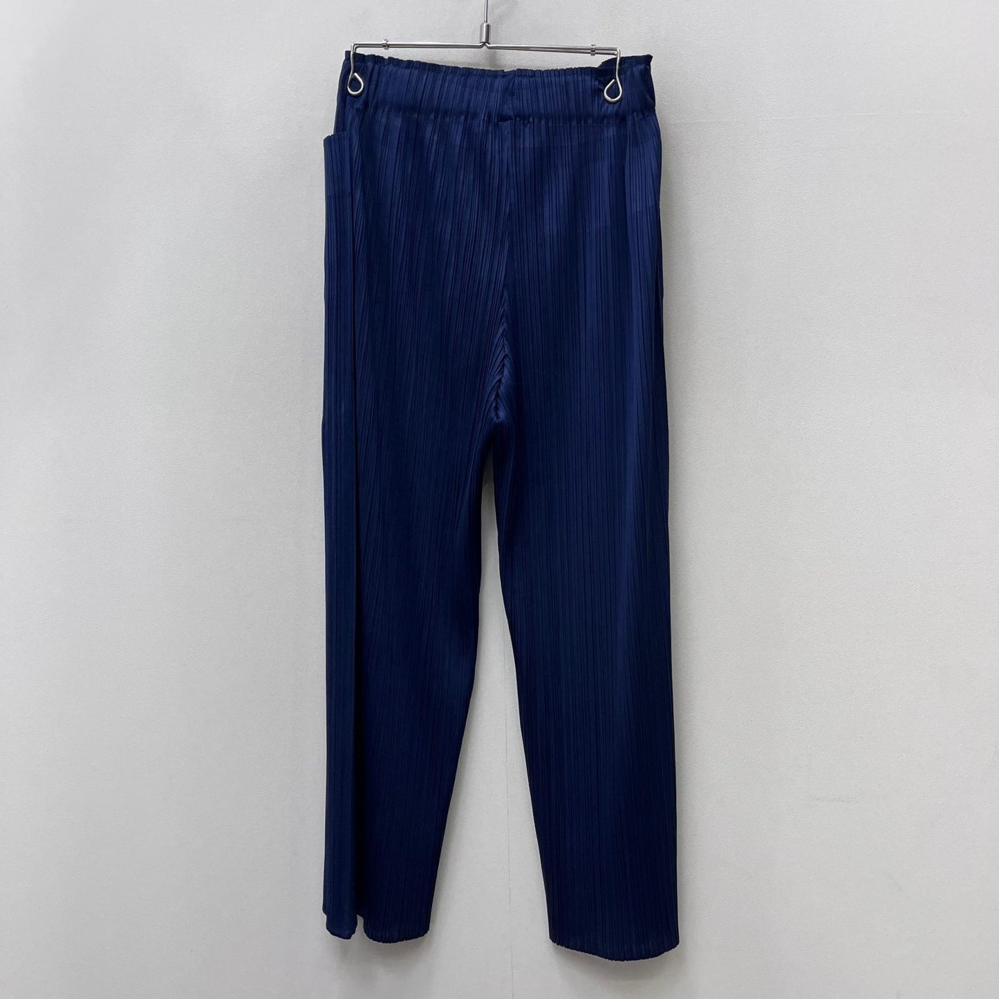 【中古】ISSEY MIYAKE | イッセイミヤケ PLEATS PLEASE パンツ PP33JF492 ネイビー サイズ：4【加古川店】