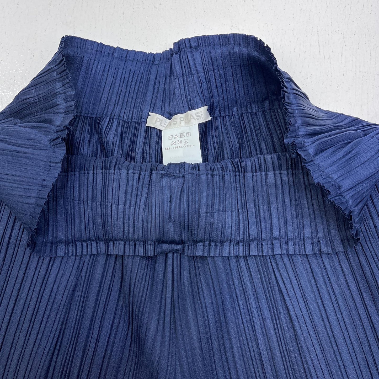 【中古】ISSEY MIYAKE | イッセイミヤケ PLEATS PLEASE パンツ PP33JF492 ネイビー サイズ：4【加古川店】
