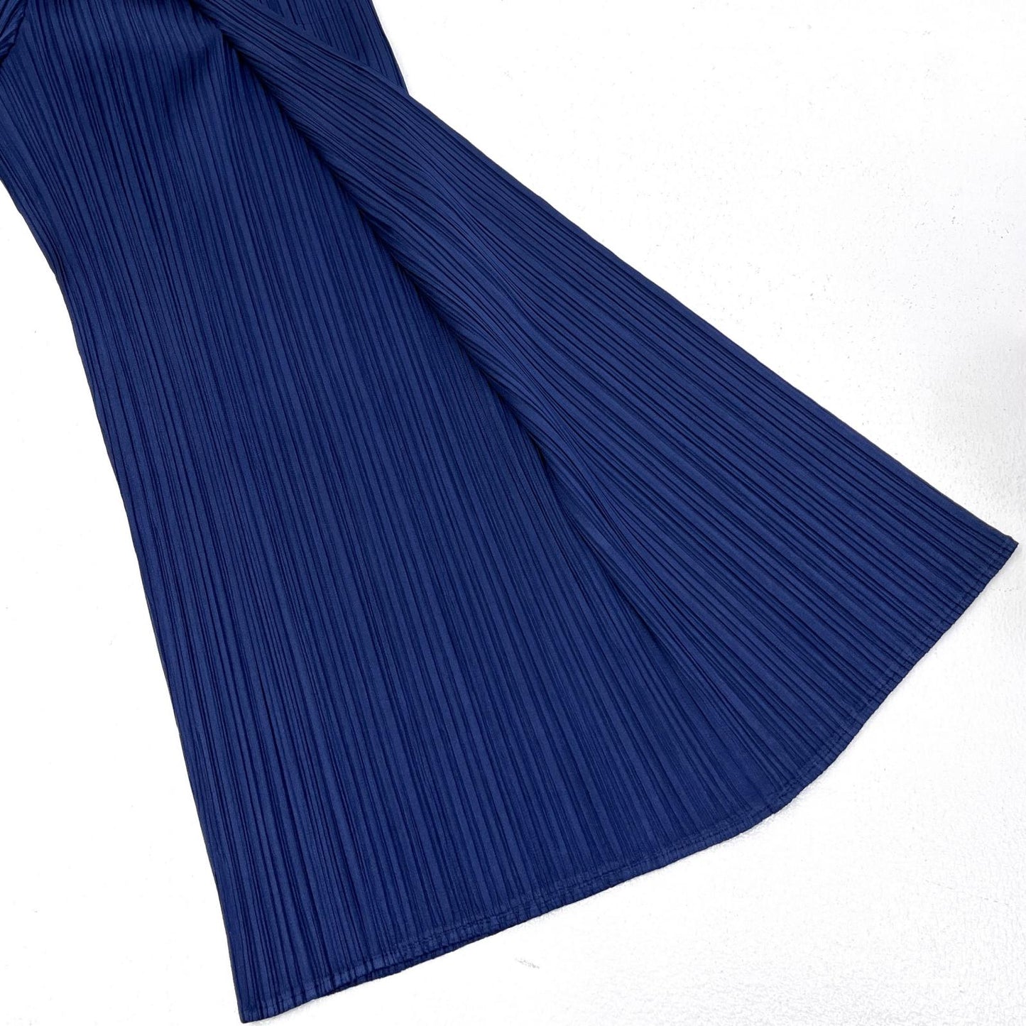 【中古】ISSEY MIYAKE | イッセイミヤケ PLEATS PLEASE パンツ PP33JF492 ネイビー サイズ：4【加古川店】