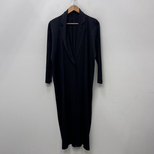 【中古】ISSEY MIYAKE | イッセイミヤケ PLEATS PLEASE その他アウター PP03-JA203 ブラック サイズ：2【加古川店】