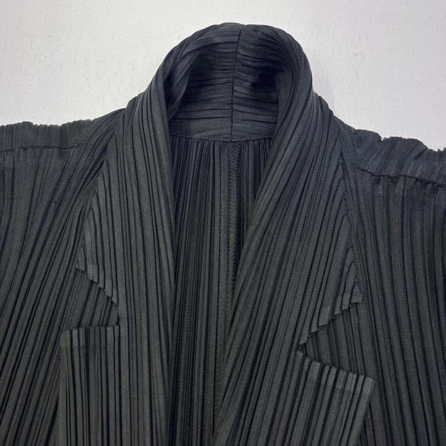 【中古】ISSEY MIYAKE | イッセイミヤケ PLEATS PLEASE その他アウター PP03-JA203 ブラック サイズ：2【加古川店】