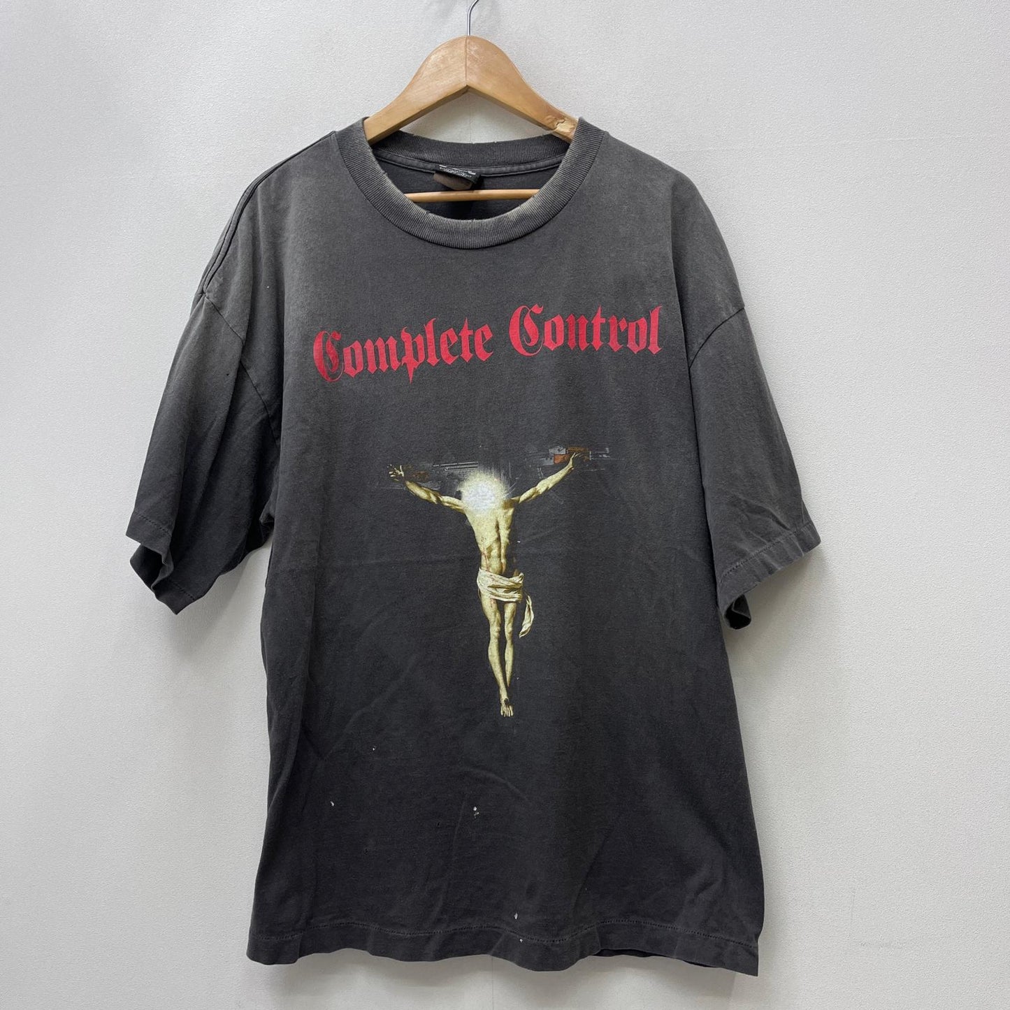 【中古】SAINT MICHAEL | セントマイケルセイントマイケル ×Kosuke Kawamura Complete Contrl 半袖Ｔシャツ SM-HR8-0000-C25 ブラック サイズ：XL【加古川店】