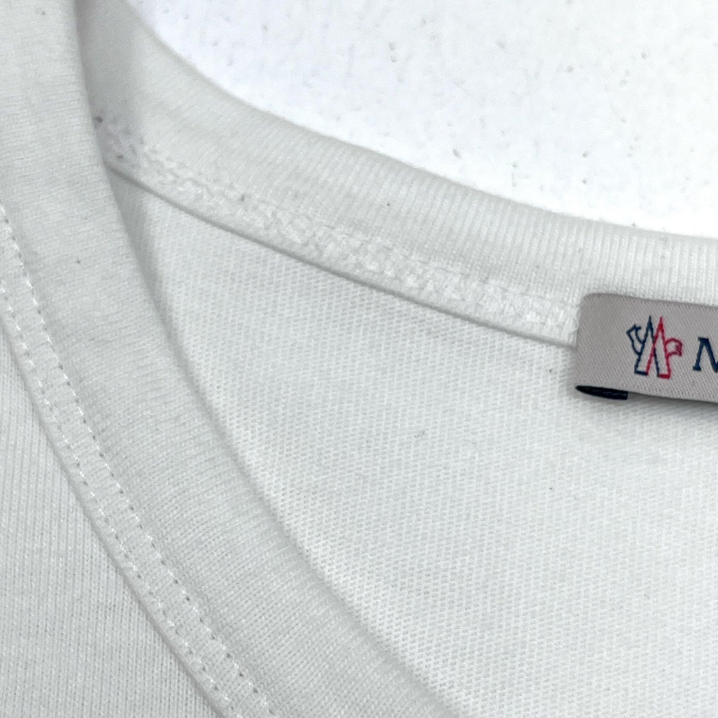 【中古】MONCLER | モンクレール MAGLIA T-SHIRT 国内正規品 半袖Ｔシャツ F10918C73510 ホワイト サイズ：M【加古川店】