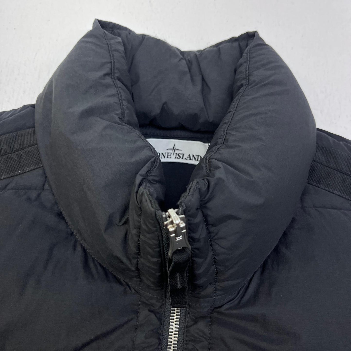 【中古】STONE ISLAND | ストーンアイランド SEAMLESS TUNNEL NYLON DOWN ダウンジャケット 811543028 ブラック サイズ：XL【加古川店】
