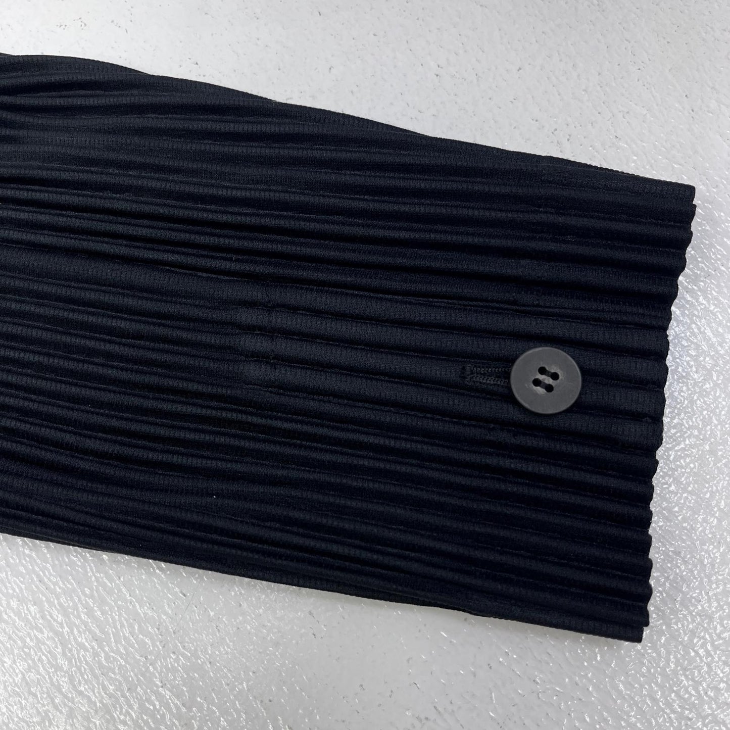 【中古】ISSEY MIYAKE | イッセイミヤケ BASICSプリーツジャケット テーラードジャケット HP55JD501 ブラック サイズ：1【加古川店】