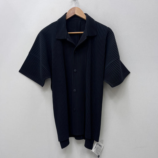 【中古】ISSEY MIYAKE | イッセイミヤケ MONTHLY COLORS : MAY 半袖シャツ HP61JJ051 ブラック サイズ：3【加古川店】