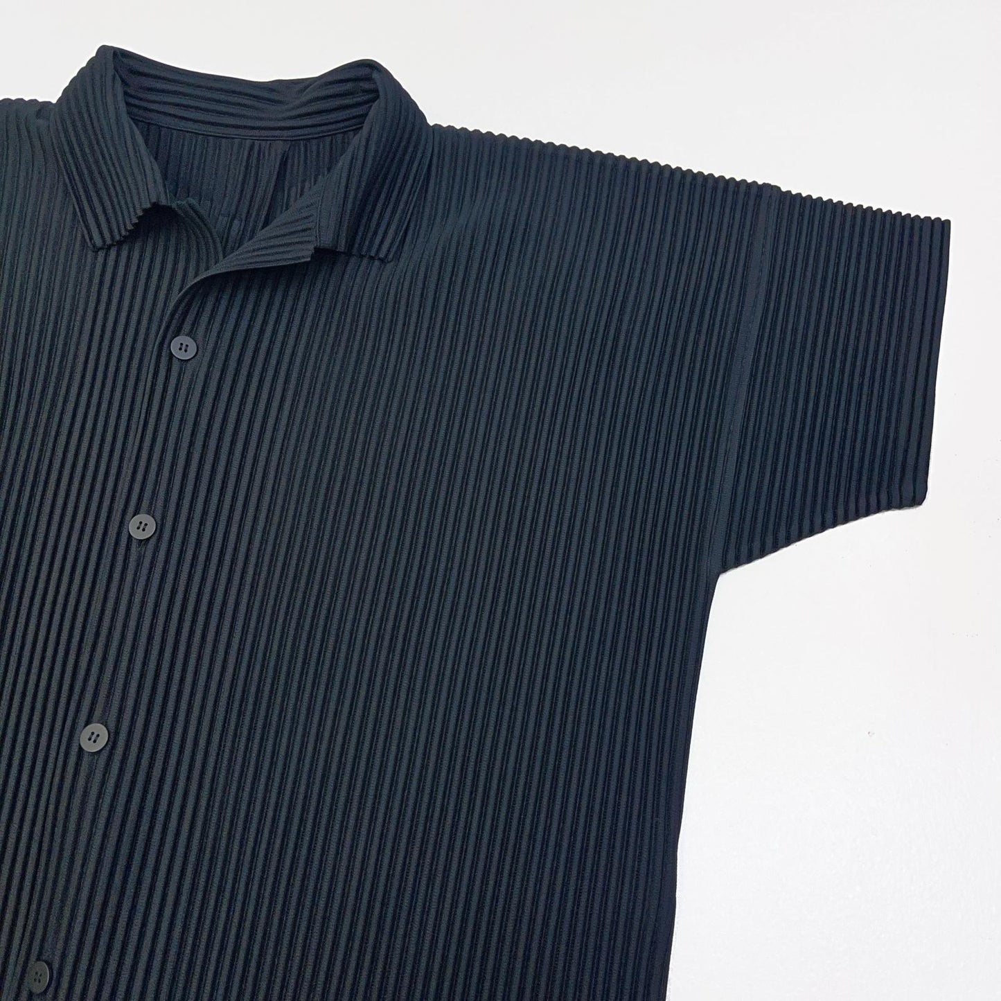 【中古】ISSEY MIYAKE | イッセイミヤケ MONTHLY COLORS : MAY 半袖シャツ HP61JJ051 ブラック サイズ：3【加古川店】