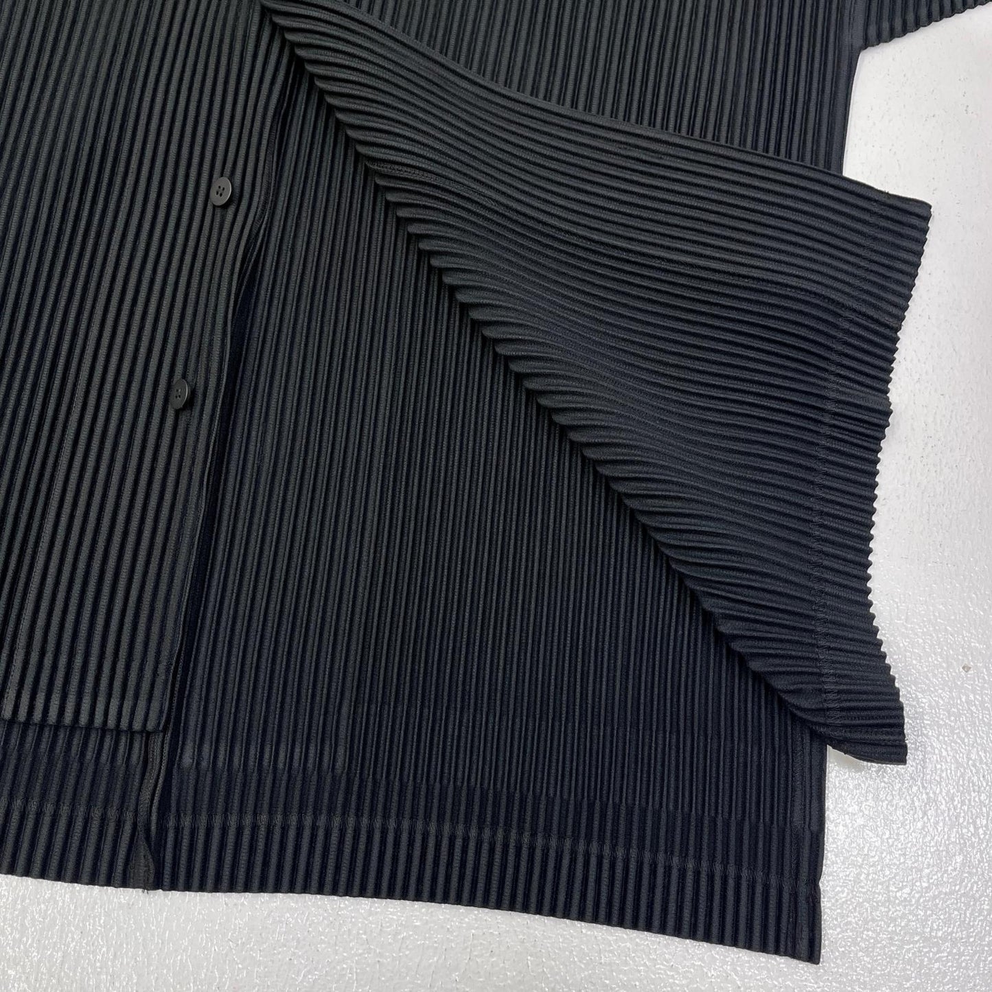 【中古】ISSEY MIYAKE | イッセイミヤケ MONTHLY COLORS : MAY 半袖シャツ HP61JJ051 ブラック サイズ：3【加古川店】