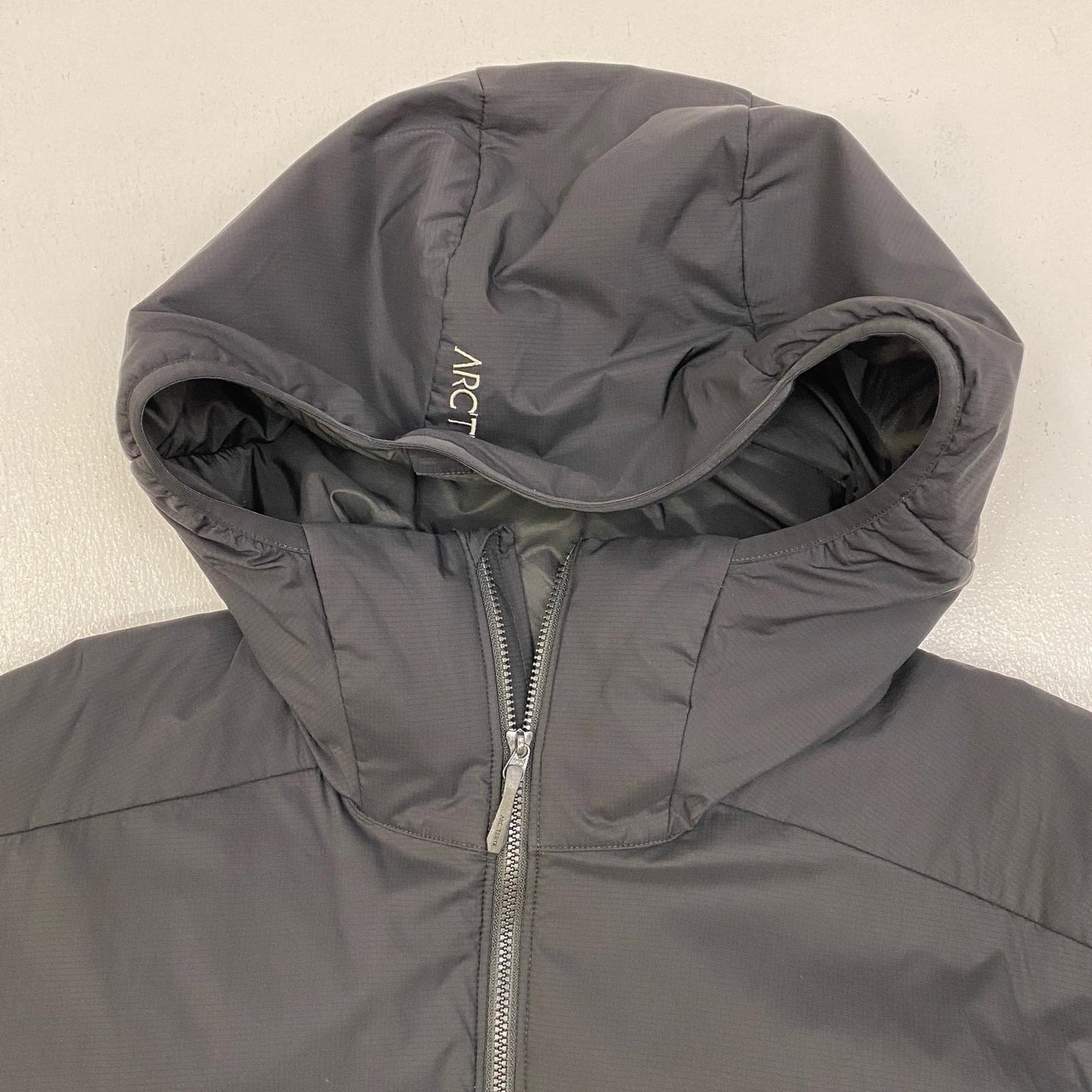 【中古】ARC'TERYX | アークテリクス Atom Hoody その他アウター X000009556 ブラック サイズ：L【加古川店】
