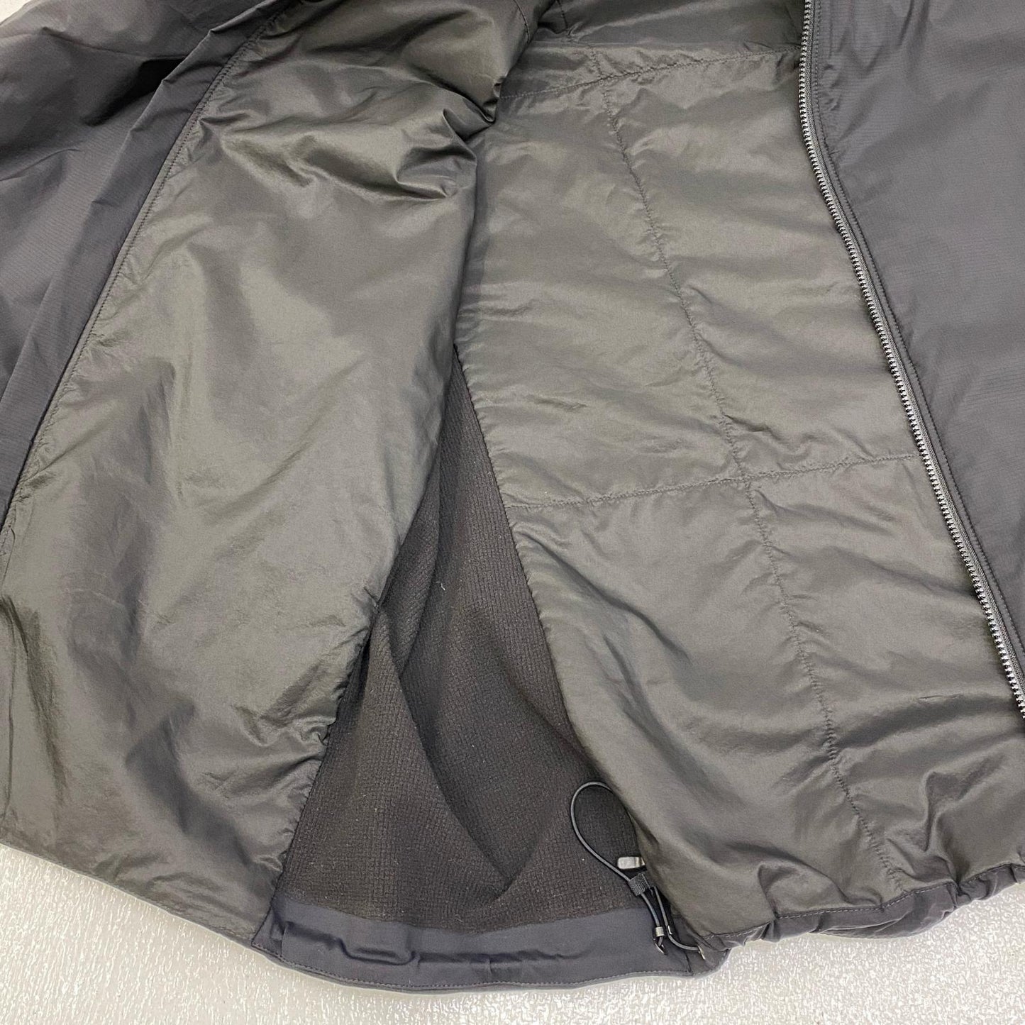 【中古】ARC'TERYX | アークテリクス Atom Hoody その他アウター X000009556 ブラック サイズ：L【加古川店】