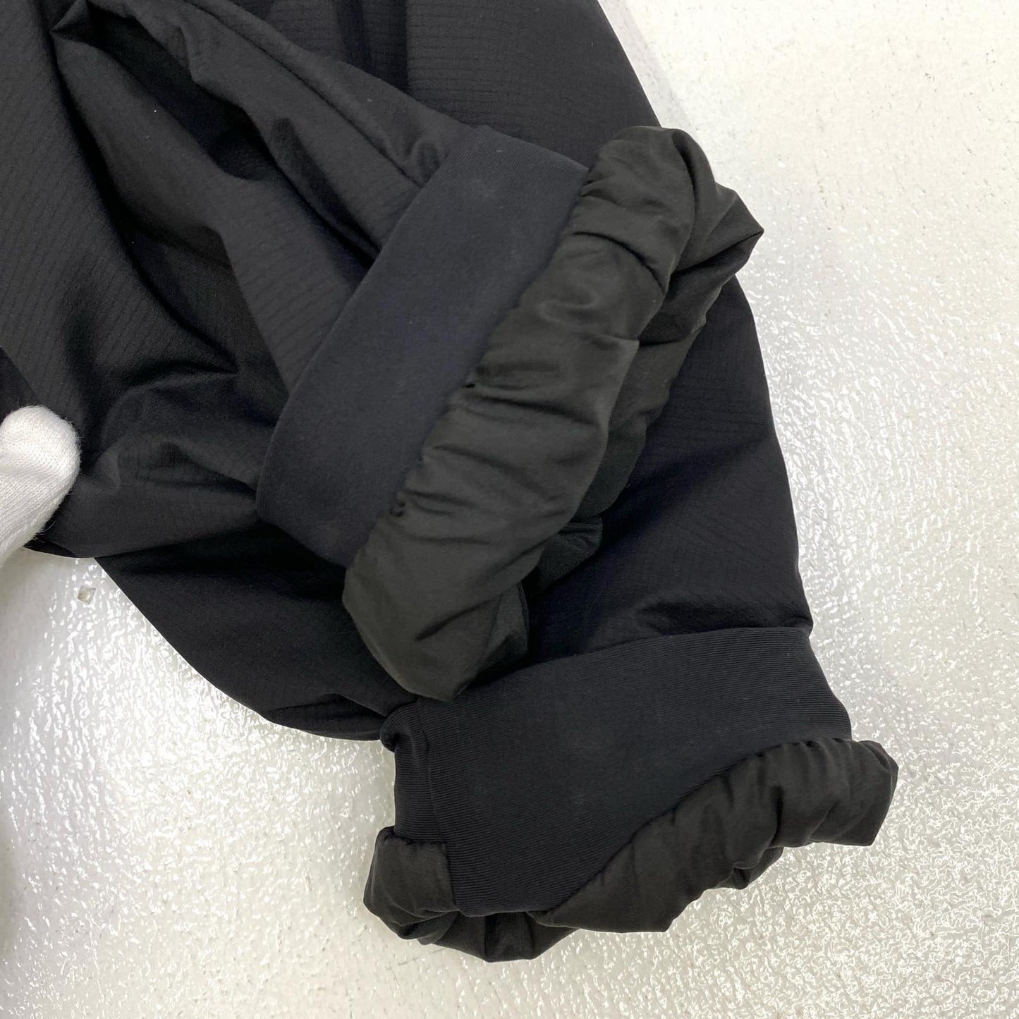 【中古】ARC'TERYX | アークテリクス Atom Hoody その他アウター X000009556 ブラック サイズ：L【加古川店】