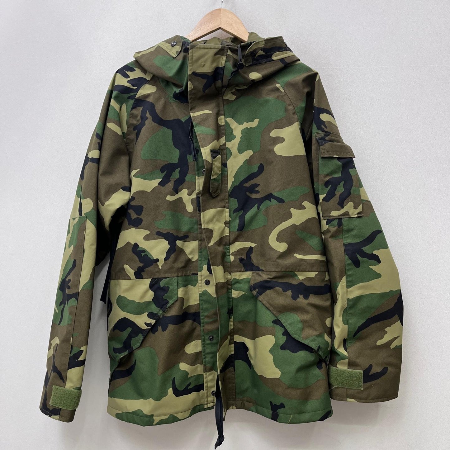 【中古】MILITARY衣料 | ミリタリーイリョウ Tennessee ECWCS COLD WEATHER PARKA ミリタリージャケット 8415-01-228-1316 カモ サイズ：M【加古川店】