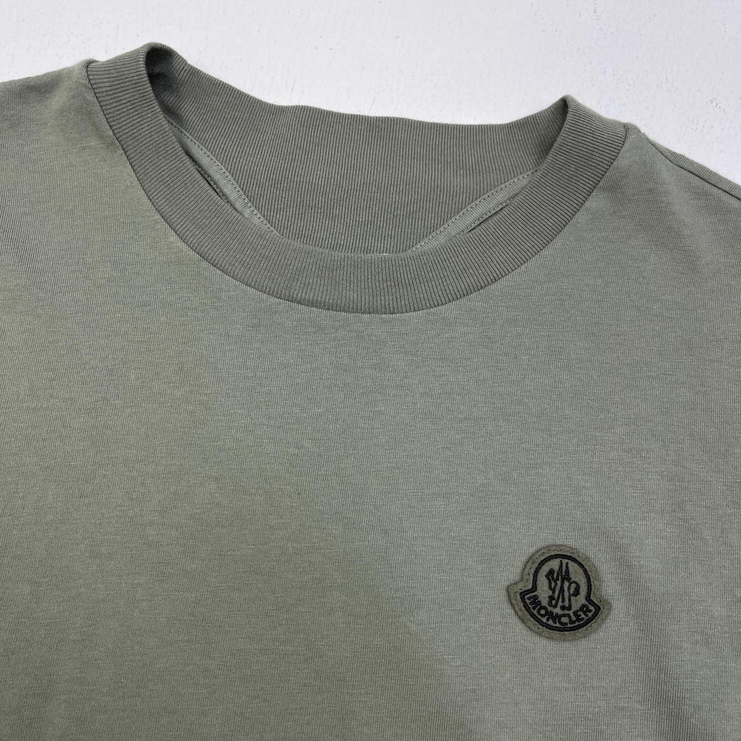 【中古】MONCLER | モンクレール 6S TSHIRT 長袖Ｔシャツ 8D00010 899YU カーキ サイズ：M【加古川店】
