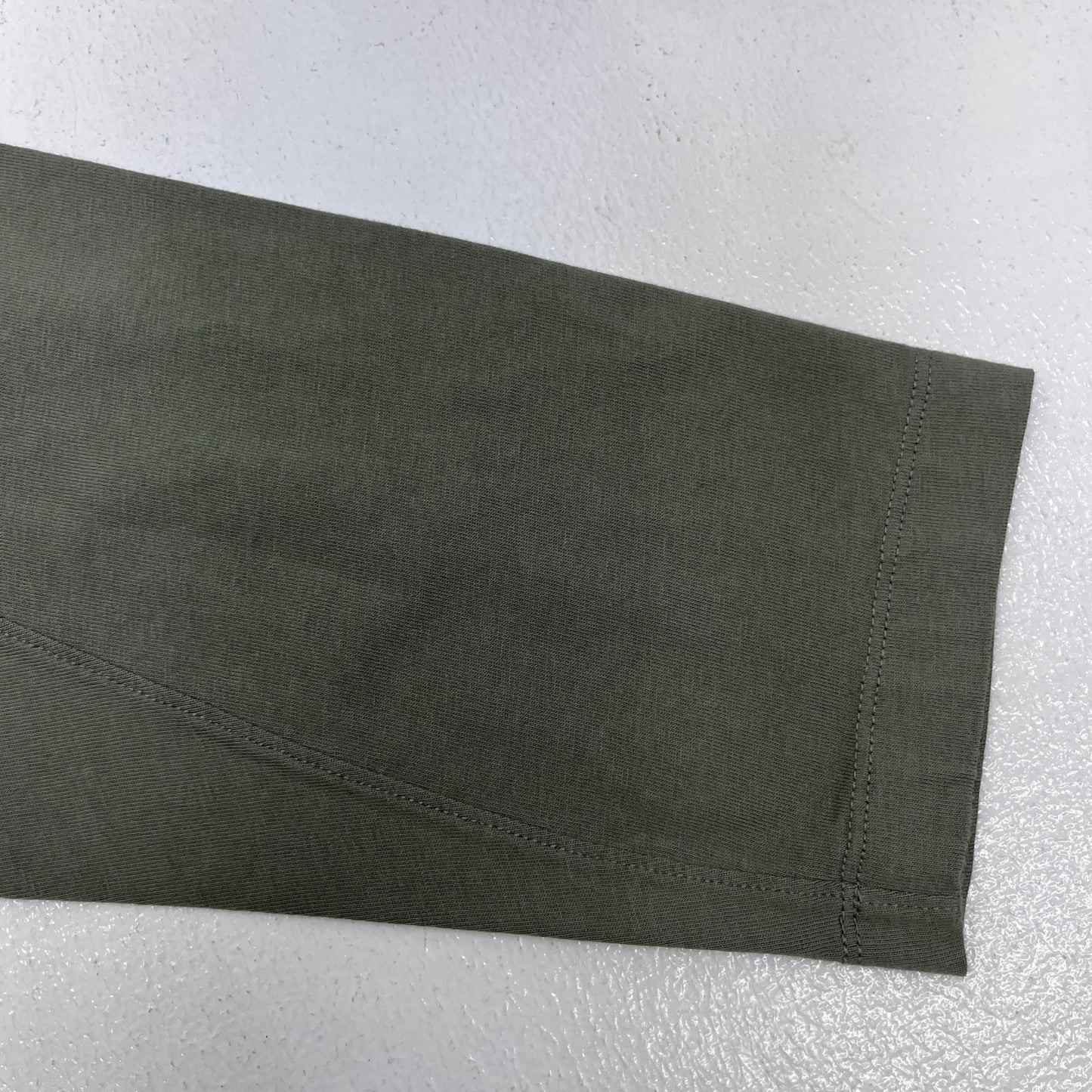 【中古】MONCLER | モンクレール 6S TSHIRT 長袖Ｔシャツ 8D00010 899YU カーキ サイズ：M【加古川店】