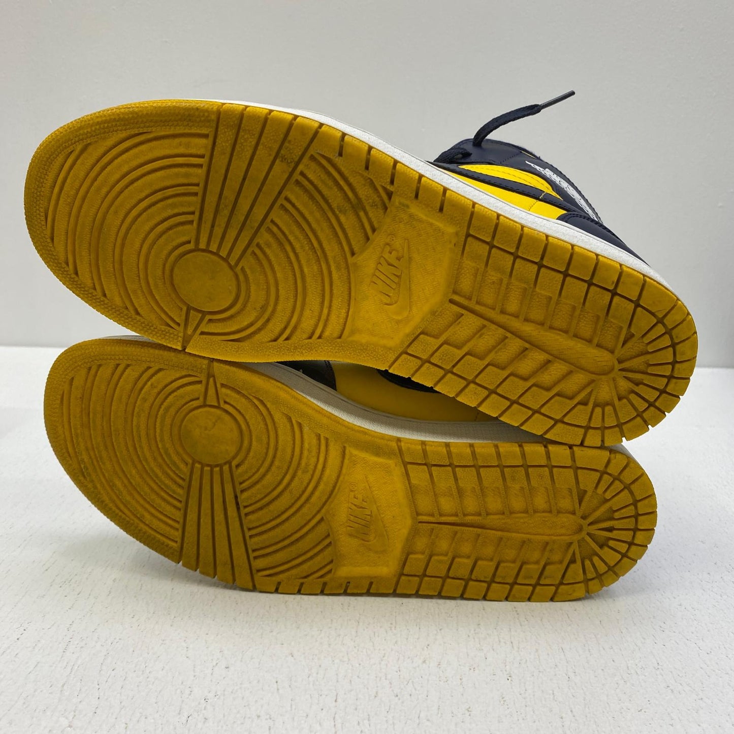 【中古】NIKE | ナイキ Air Jordan 1 Mid 'Michigan' スニーカー 554724-707 イエロー 28cm【加古川店】