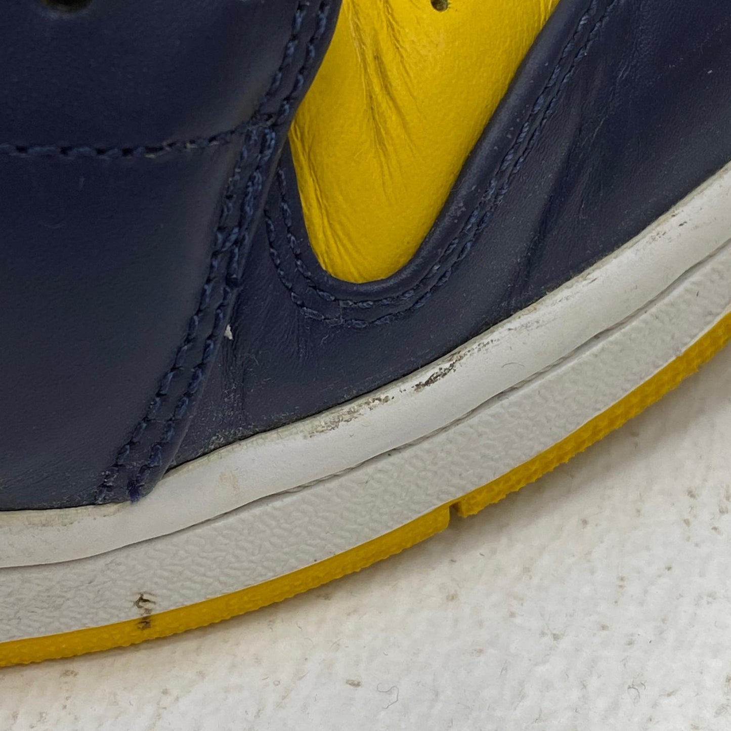 【中古】NIKE | ナイキ Air Jordan 1 Mid 'Michigan' スニーカー 554724-707 イエロー 28cm【加古川店】