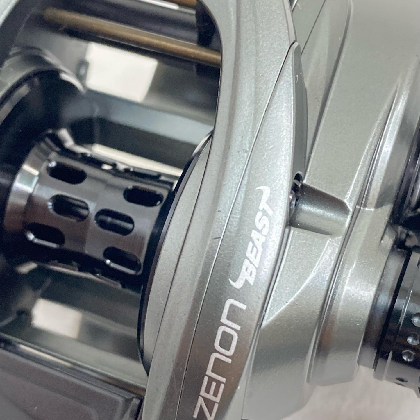 【中古】【フィッシング/釣り/釣具/リール】 【ベイトリール/右ハンドル】AbuGarcia | アブガルシア ゼノンビースト6【加古川店】