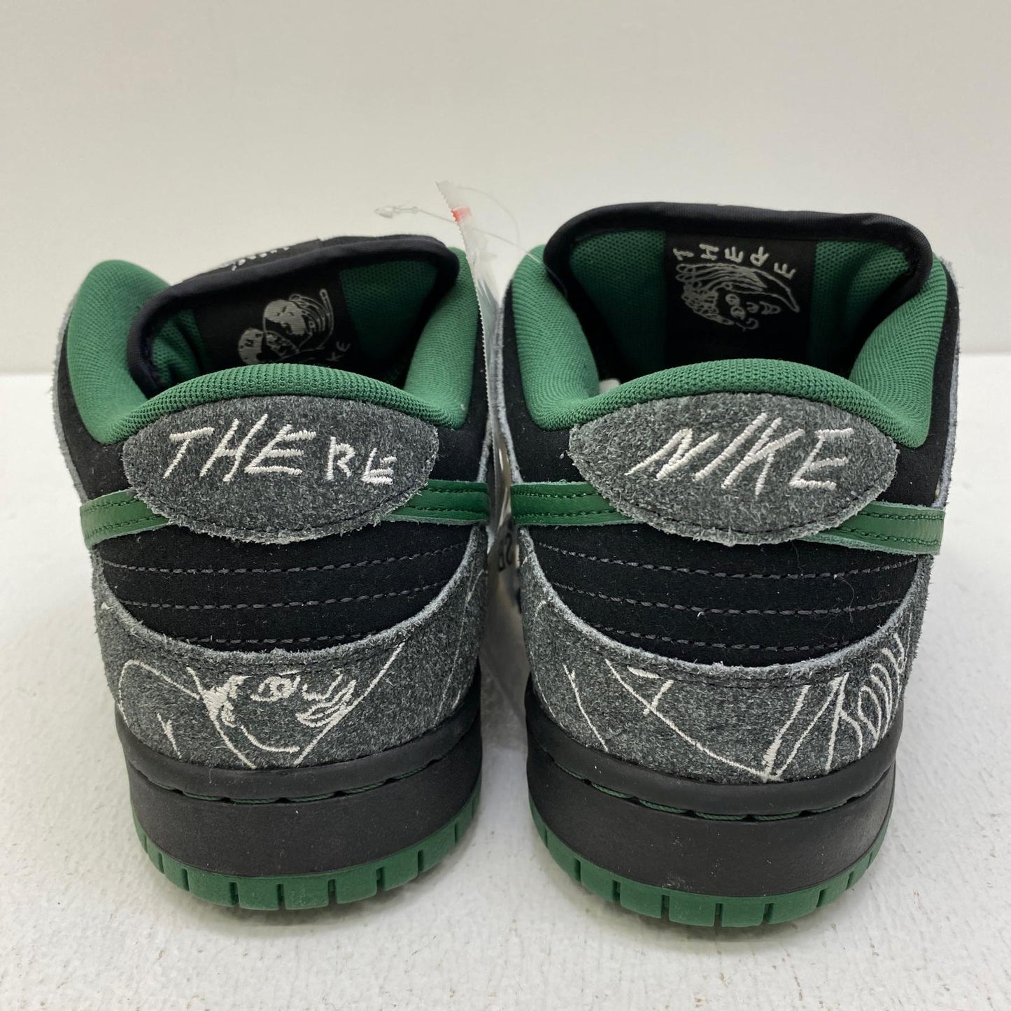 【中古】NIKE | ナイキ There Skateboards × Nike SB スニーカー HF7743-001 26.5cm【加古川店】