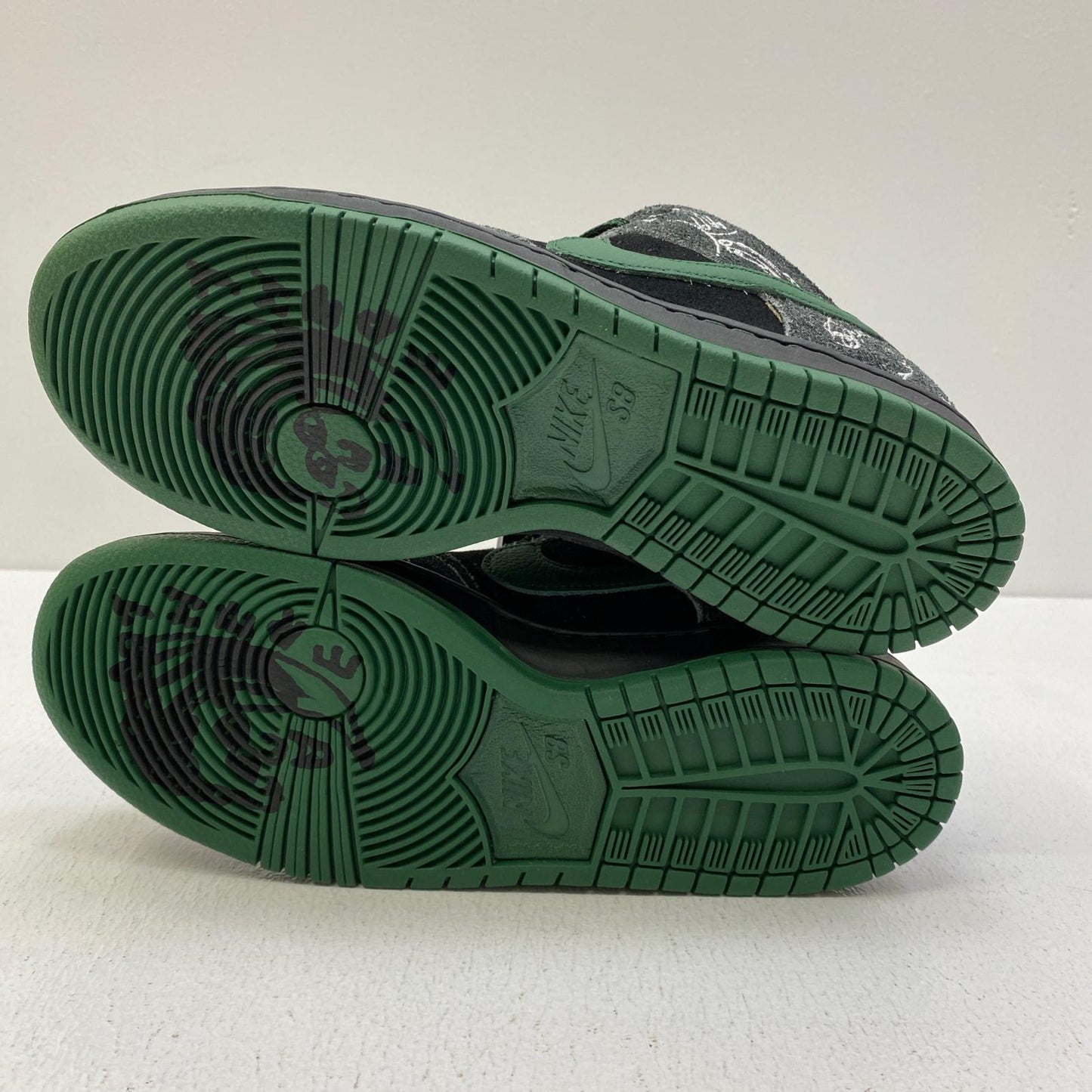 【中古】NIKE | ナイキ There Skateboards × Nike SB スニーカー HF7743-001 26.5cm【加古川店】