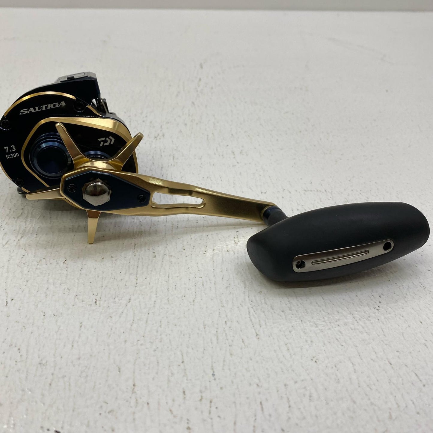 【フィッシング/釣り/釣具/リール】 【ベイトリール/右ハンドル】Daiwa | ダイワ 21ソルティガIC 300H-SJ【加古川店】