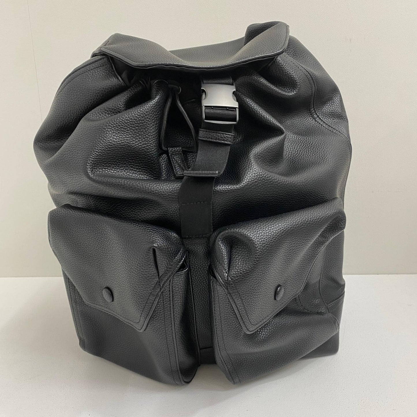 【中古】Calvin Klein | カルバンクライン ULTRALIGHT FLAP BACKPACK リュック・デイパック ブラック【加古川店】