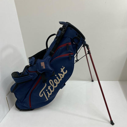 Titleist | タイトリスト Titleist ｽﾀﾝﾄﾞｷｬﾃﾞｨﾊﾞｯｸﾞ星条旗 ﾌｰﾄﾞﾎﾟｹｯﾄ中有【加古川店】