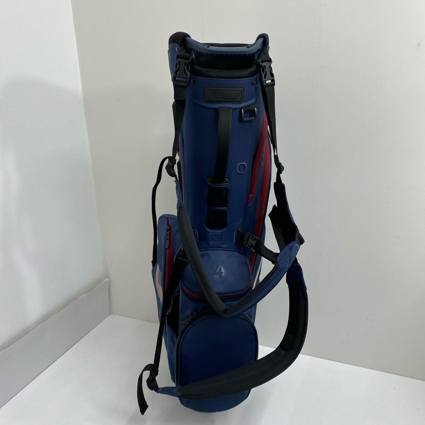 Titleist | タイトリスト Titleist ｽﾀﾝﾄﾞｷｬﾃﾞｨﾊﾞｯｸﾞ星条旗 ﾌｰﾄﾞﾎﾟｹｯﾄ中有【加古川店】