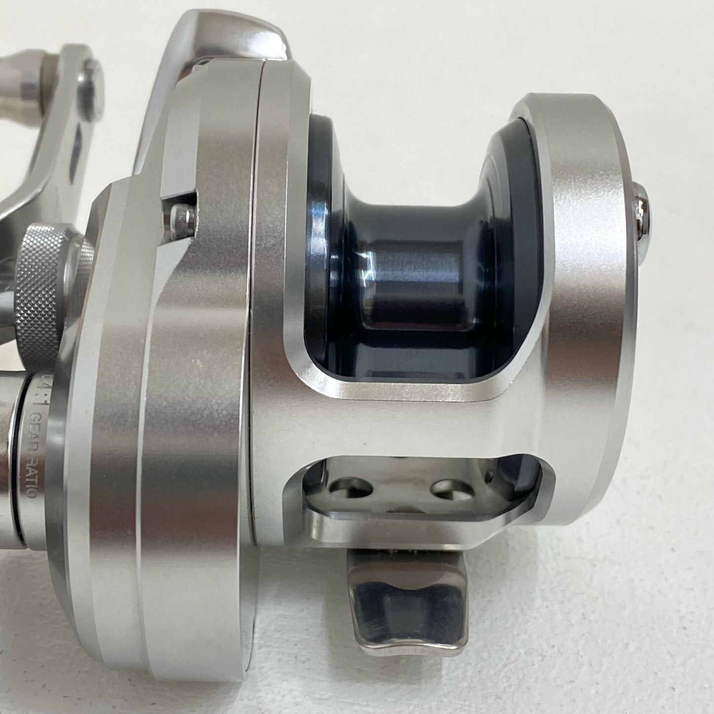 【フィッシング/釣り/釣具/リール】 【ベイトリール/右ハンドル】SHIMANO | シマノ 17オシアジガー カスタムノブ(純正パーツ付き) 1000HG【加古川店】