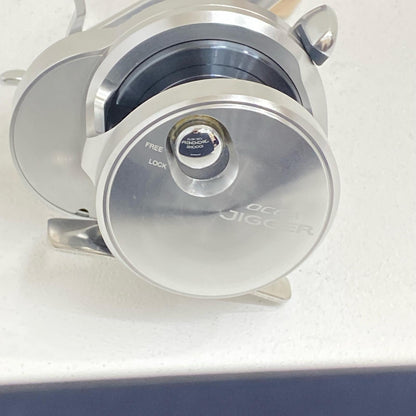 【フィッシング/釣り/釣具/リール】 【ベイトリール/右ハンドル】SHIMANO | シマノ 17オシアジガー カスタムノブ(純正パーツ付き) 1000HG【加古川店】