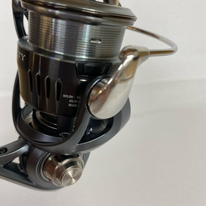 【フィッシング/釣り/釣具/リール】 【スピニングリール】Daiwa | ダイワ 23エアリティST SF2500SS-H-QD【加古川店】