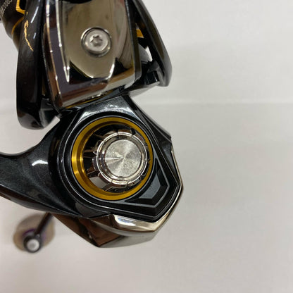 【フィッシング/釣り/釣具/リール】 【スピニングリール】Daiwa | ダイワ 21カルディアFCLT カスタムノブ 2000S【加古川店】