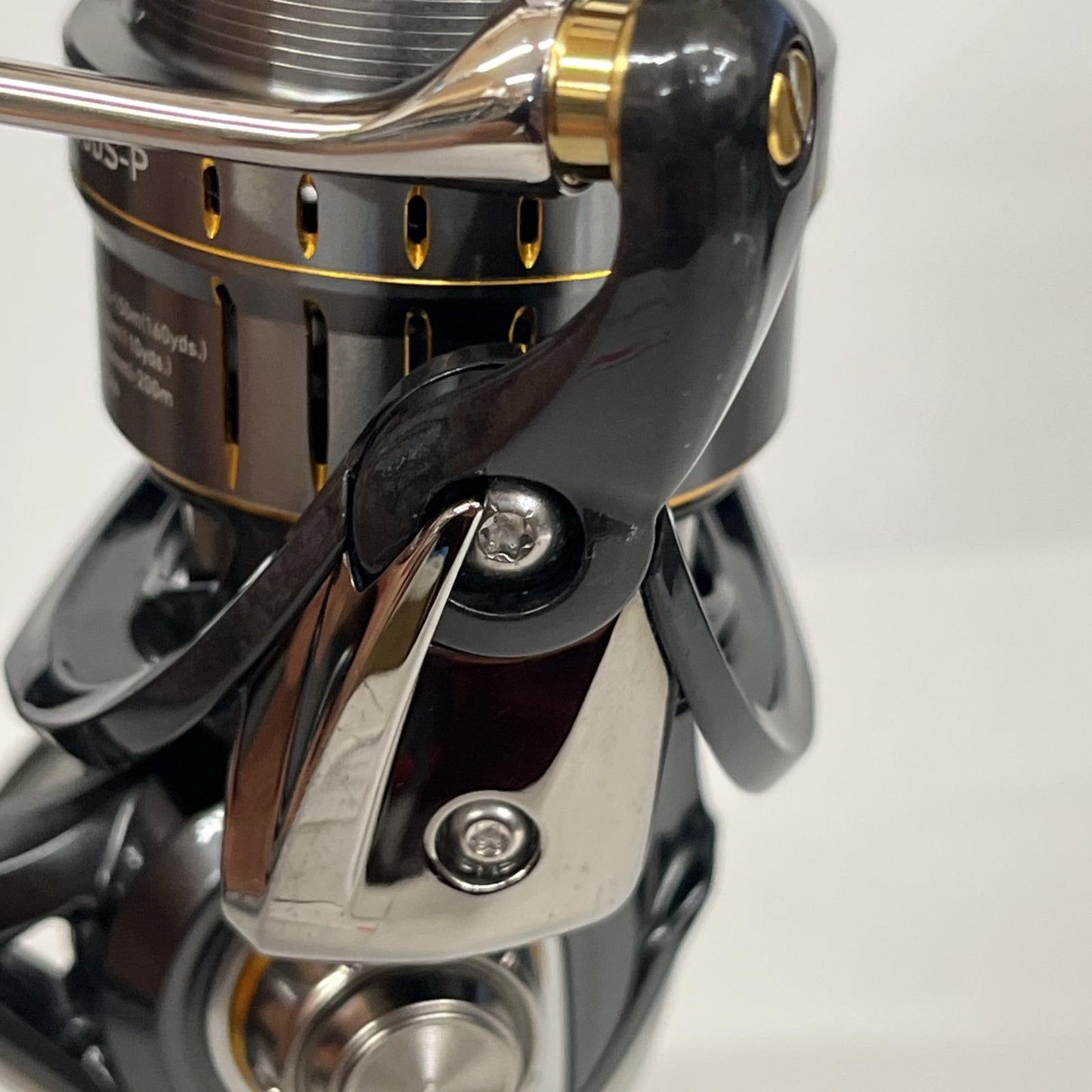 【フィッシング/釣り/釣具/リール】 【スピニングリール】Daiwa | ダイワ 21ルビアスエアリティFCLT 2000S-P【加古川店】