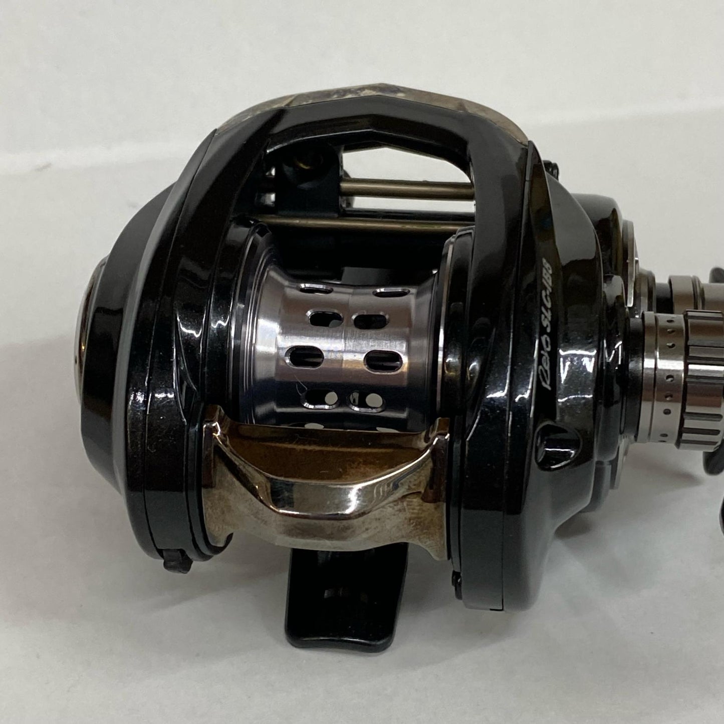 【フィッシング/釣り/釣具/リール】 【ベイトリール/右ハンドル】AbuGarcia | アブガルシア レボSLC-IB8【加古川店】