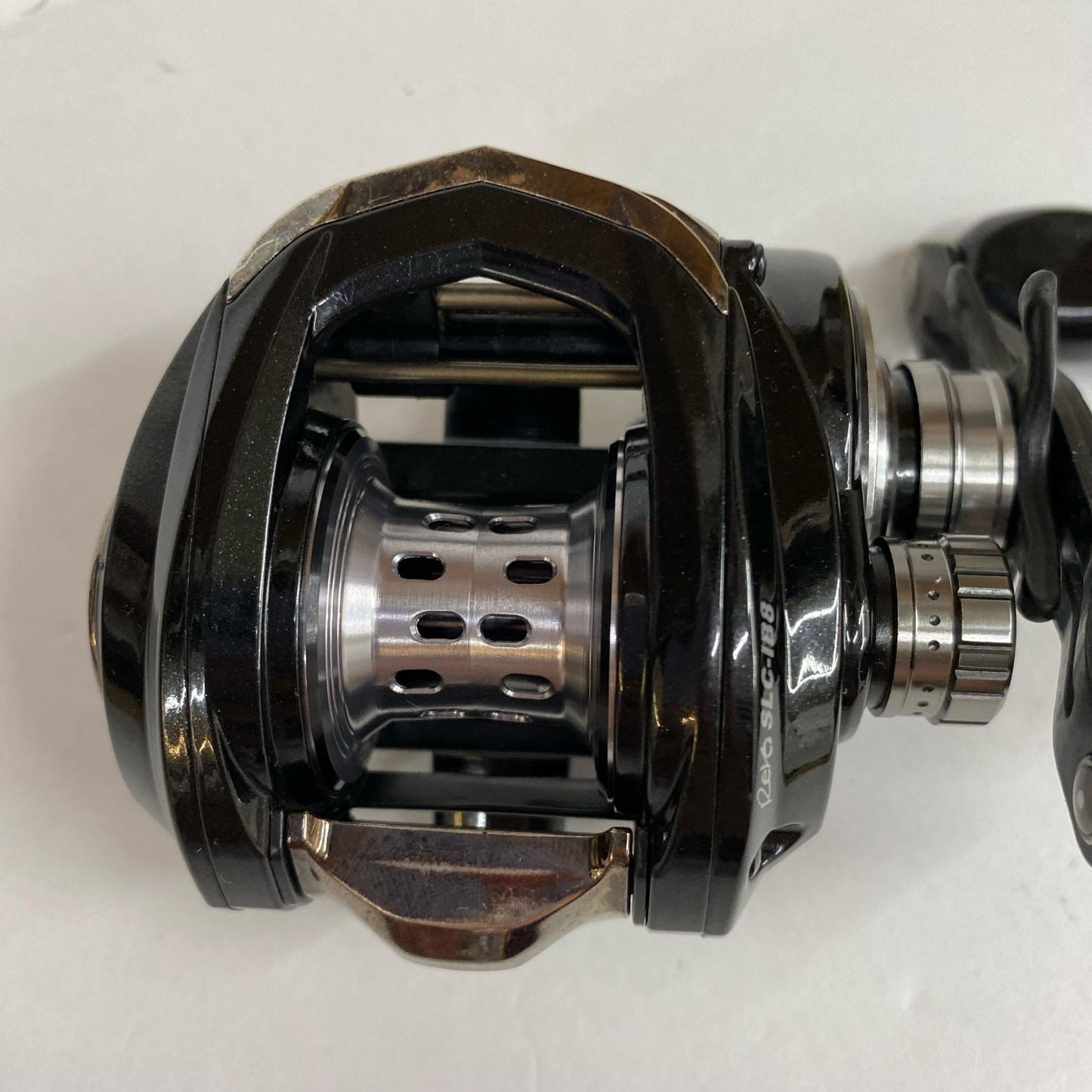【フィッシング/釣り/釣具/リール】 【ベイトリール/右ハンドル】AbuGarcia | アブガルシア レボSLC-IB8【加古川店】