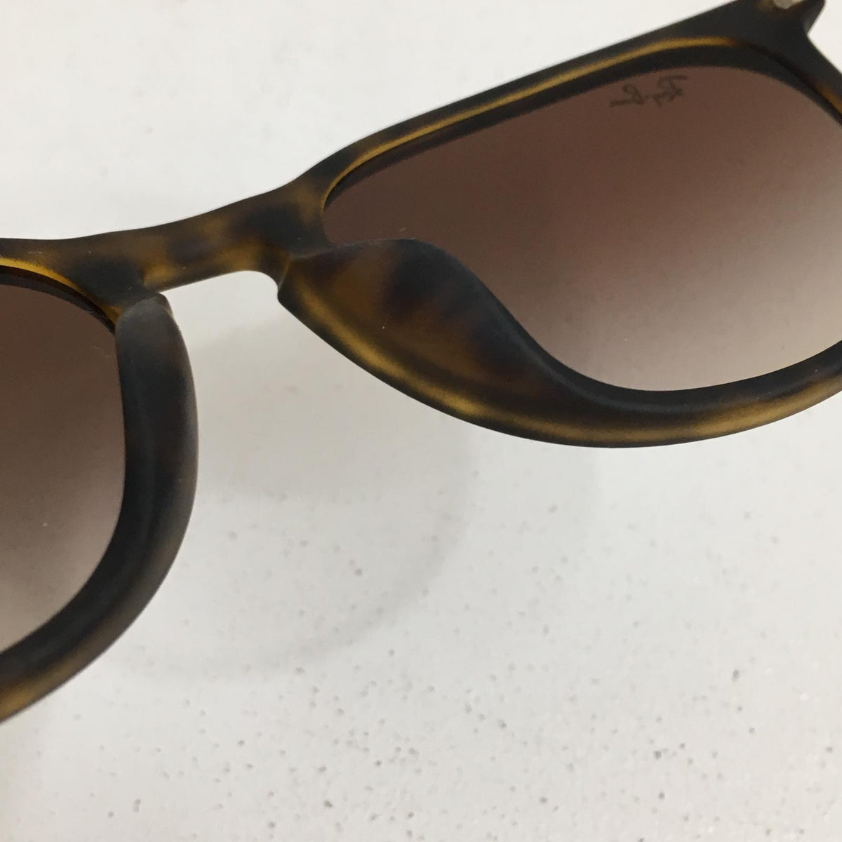 RAY BAN | レイバン ERIKA　ｻｲｽﾞ:54□18 サングラス RB4171-F ブラウン【加古川店】