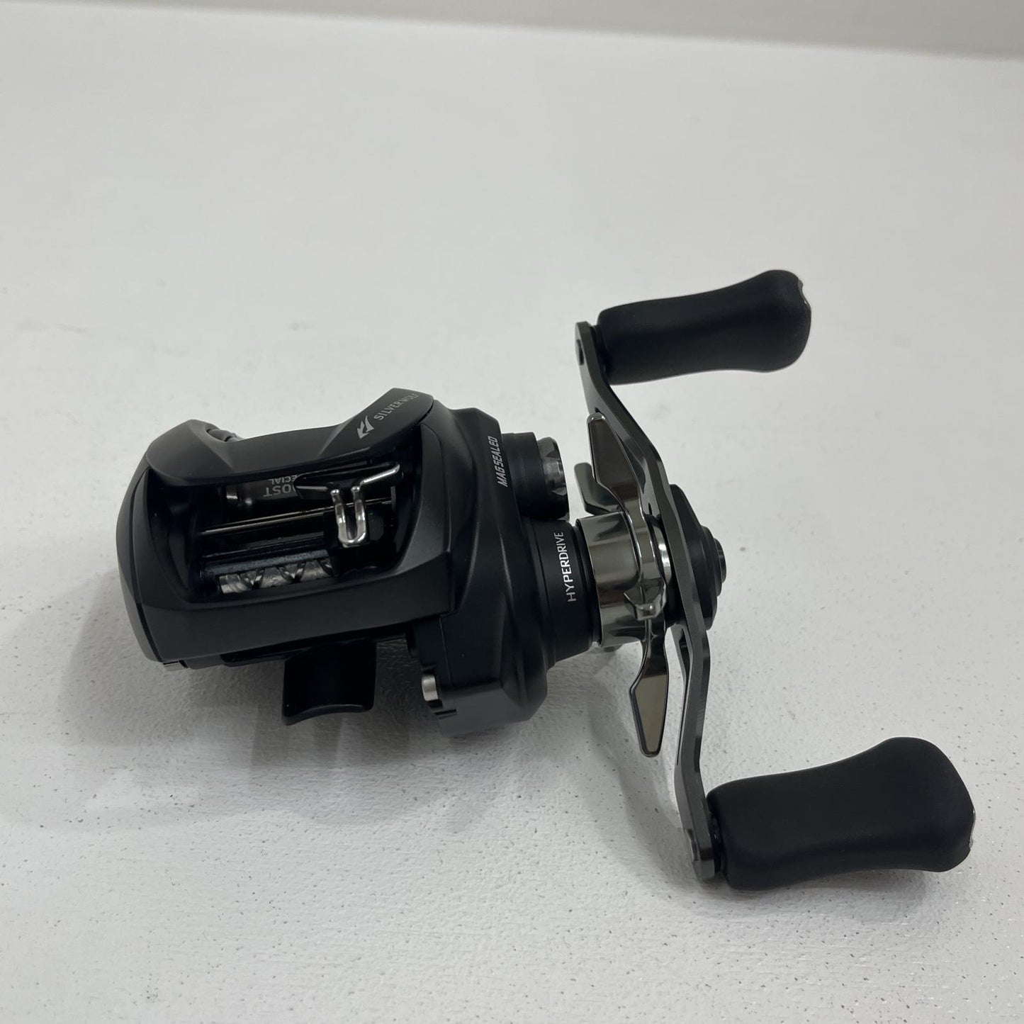 【フィッシング/釣り/釣具/リール】 【ベイトリール/左ハンドル】Daiwa | ダイワ シルバーウルフSVTW 1000XHL PESP【加古川店】