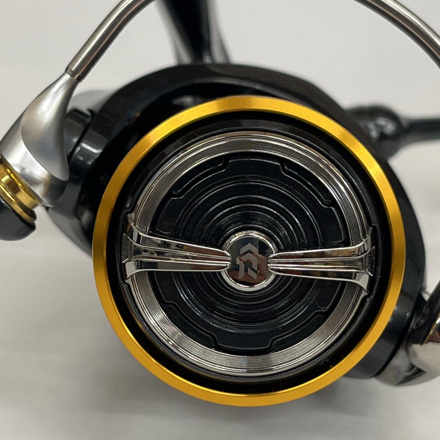 【フィッシング/釣り/釣具/リール】 【スピニングリール】Daiwa | ダイワ 21カルディアFCLT 2000S【加古川店】