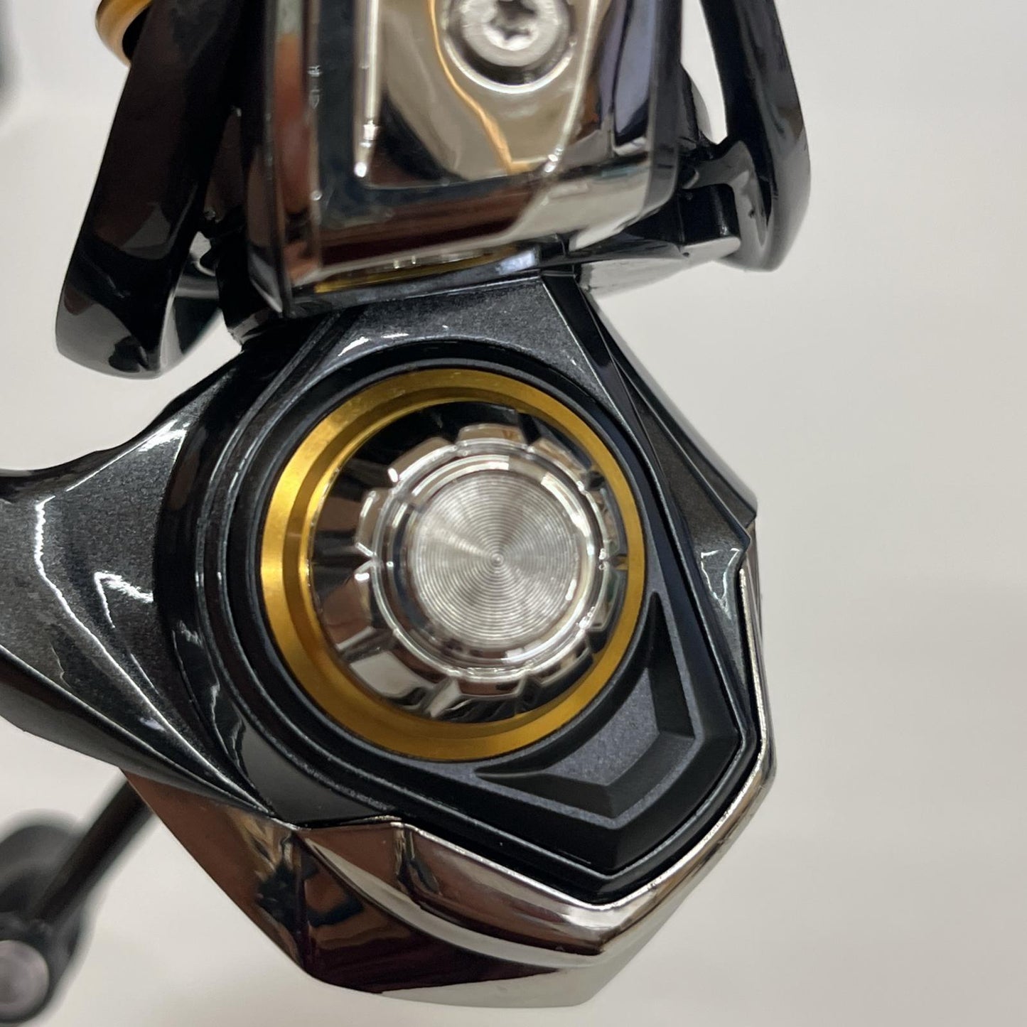 【フィッシング/釣り/釣具/リール】 【スピニングリール】Daiwa | ダイワ 21カルディアFCLT 2000S【加古川店】