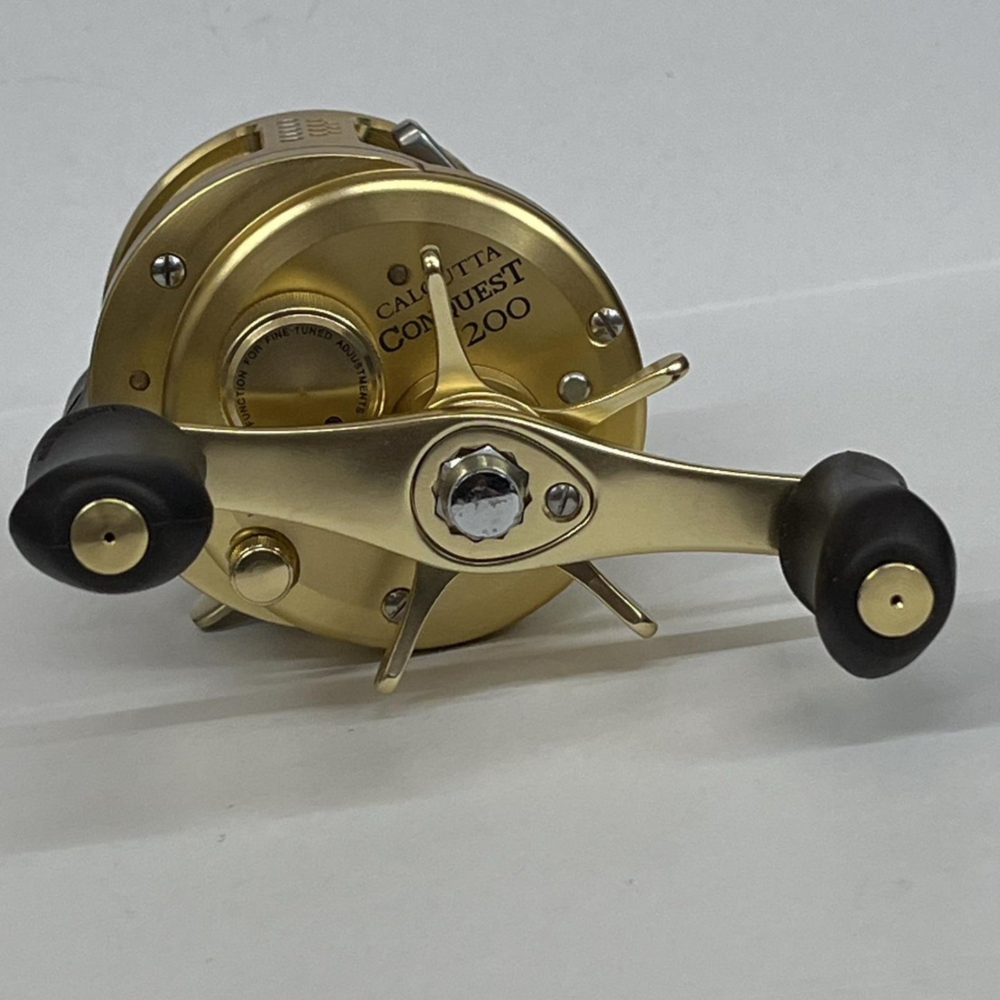 【フィッシング/釣り/釣具/リール】 【ベイトリール/右ハンドル】SHIMANO | シマノ 00カルカッタコンクエスト 200【加古川店】