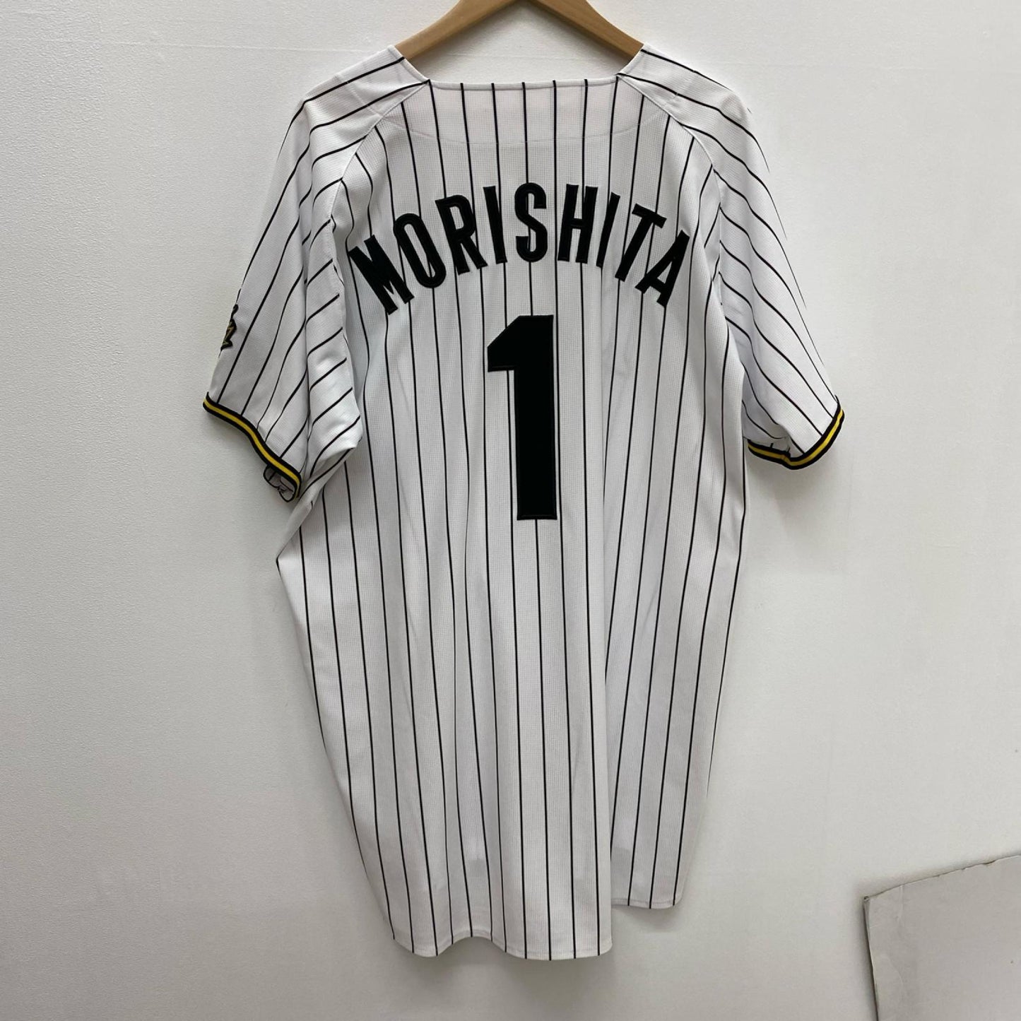 阪神ﾀｲｶﾞｰｽ #1 森下翔太 2025ﾕﾆﾌｫｰﾑ ｻｲｽﾞ:XO 90周年ﾛｺﾞﾜｯﾍﾟﾝ【加古川店】