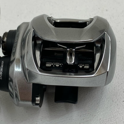 【フィッシング/釣り/釣具/リール】 【ベイトリール/右ハンドル】Daiwa | ダイワ 21ジリオンSVTW 1000H【加古川店】