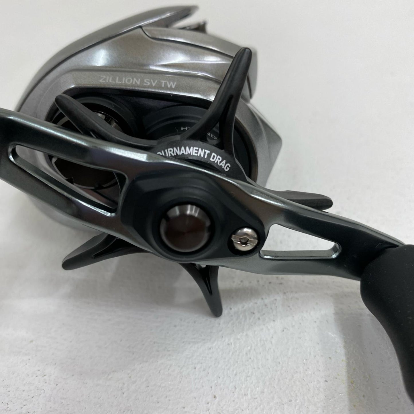 【フィッシング/釣り/釣具/リール】 【ベイトリール/右ハンドル】Daiwa | ダイワ 21ジリオンSVTW 1000H【加古川店】