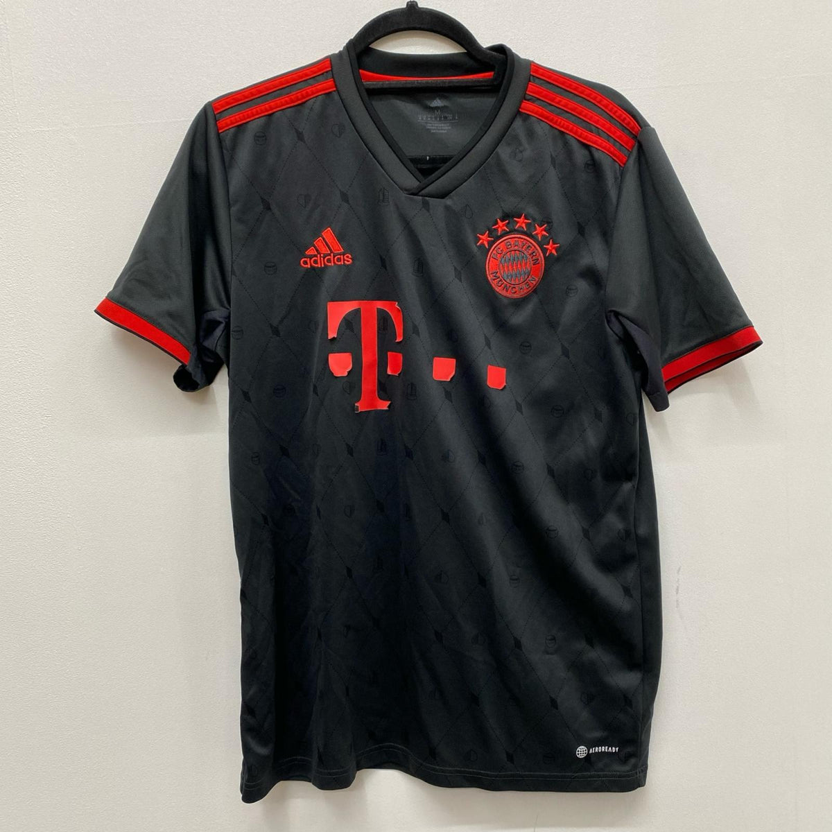 adidas | アディダス adidas ﾊﾞｲｴﾙﾝﾐｭﾝﾍﾝ22/23 ｻｰﾄﾞﾕﾆﾌｫｰﾑ【加古川店】