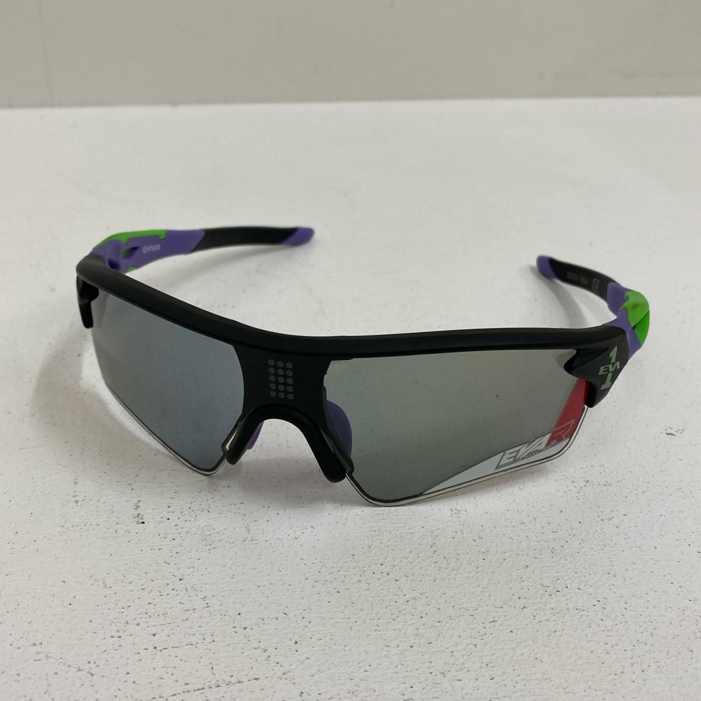 eShades × EVANGELION 初号機ﾓﾃﾞﾙ ゴルフサングラス 箱、ｹｰｽ有【加古川店】